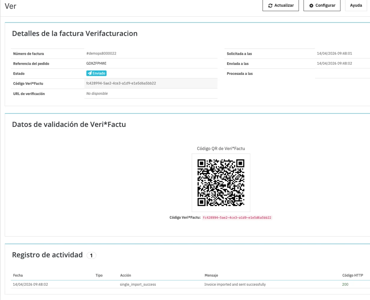 Detalle de una factura enviada: código Veri*Factu, código QR de validación y registro de actividad con la respuesta de la AEAT
